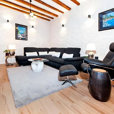 Apartment Luxury Kastela Antika *