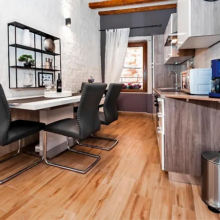 Apartment Luxury Kastela Antika