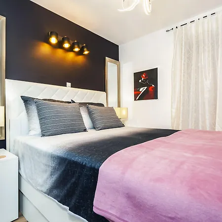 Luxury Kastela Antika Appartamento Rovigno