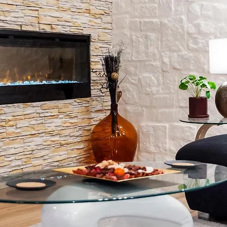 Luxury Kastela Antika * ロヴィニ